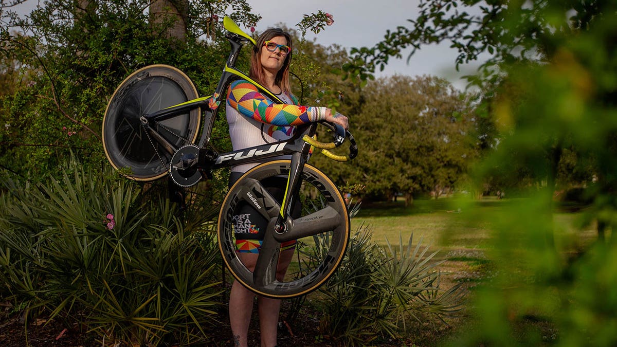 Veronica Ivy and the bike