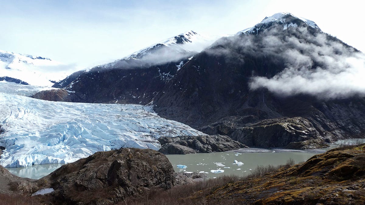 Mendenhall Lake