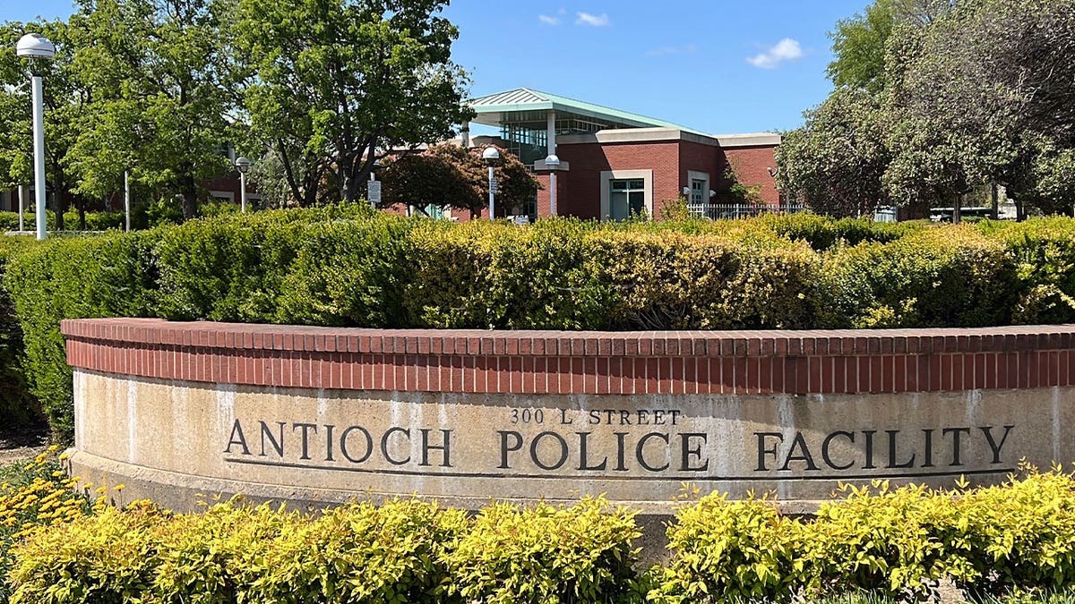 antioch police sign