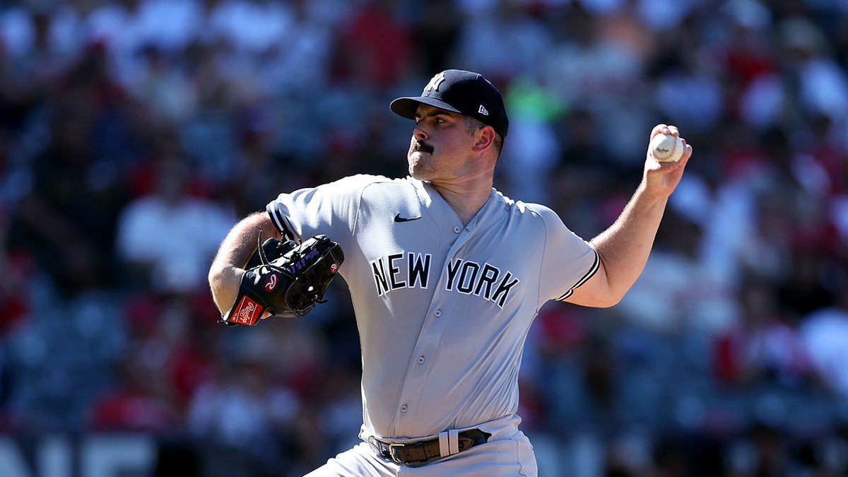 Carlos Rodon gets shelled in first inning, Royals beat up Yankees - CBS New  York