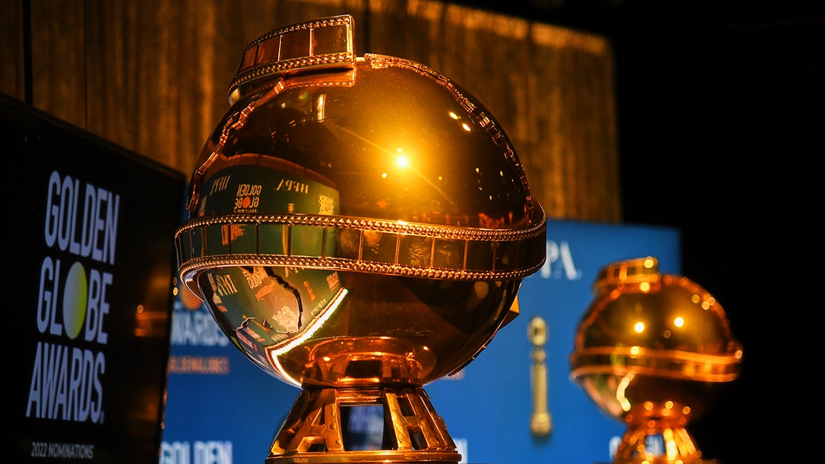 Golden Globe Award statue 