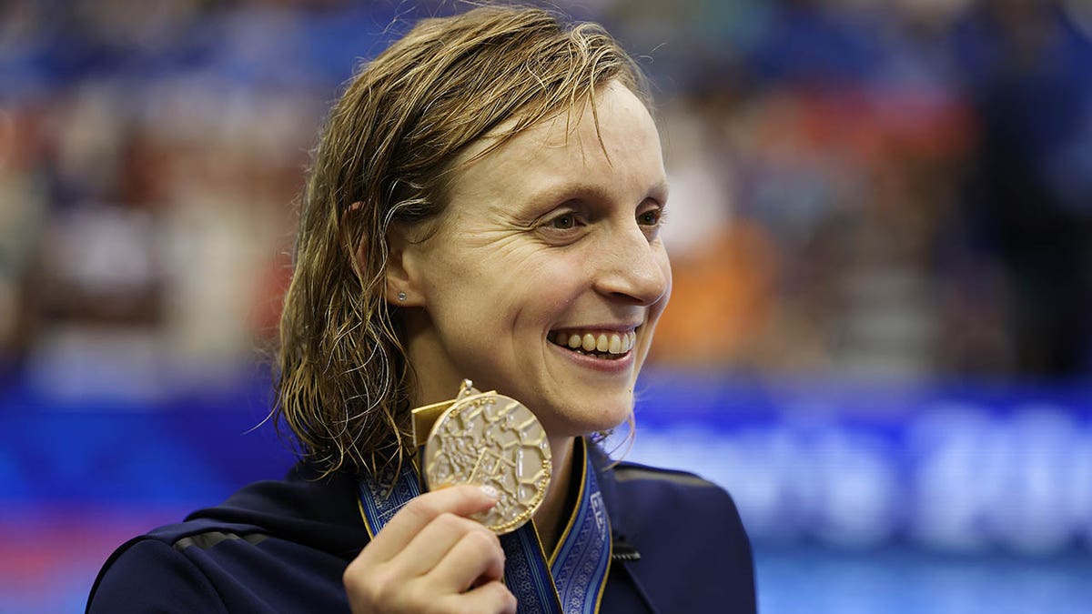 Katie Ledecky Ties Michael Phelps Record At Worlds With Gold Medal ...