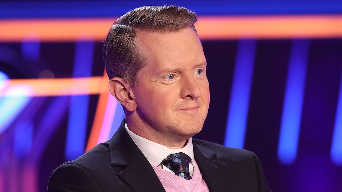 A photo of Ken Jennings on game show "The Chase