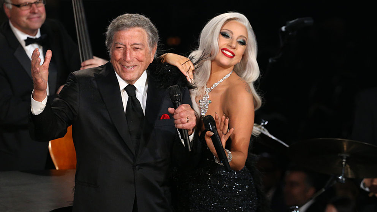 Lady Gaga and Tony Bennett performing