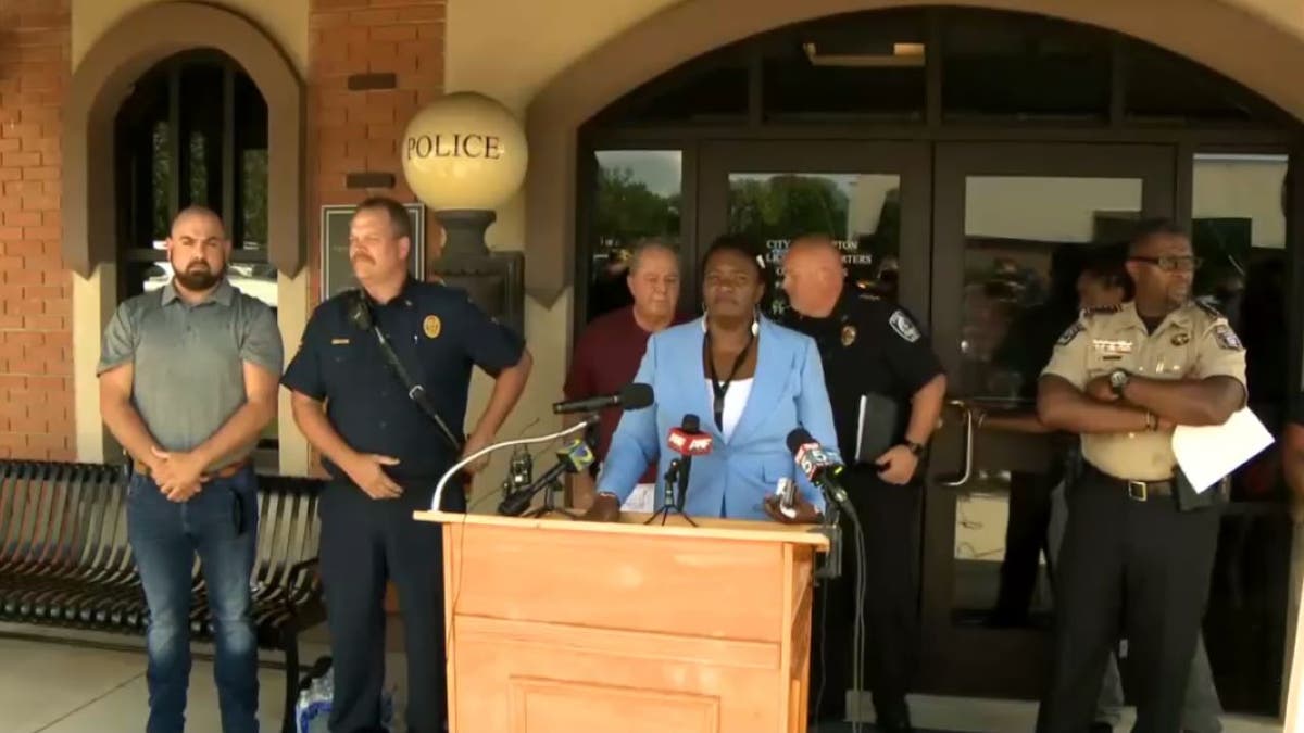 Hampton and Henry County officials at presser