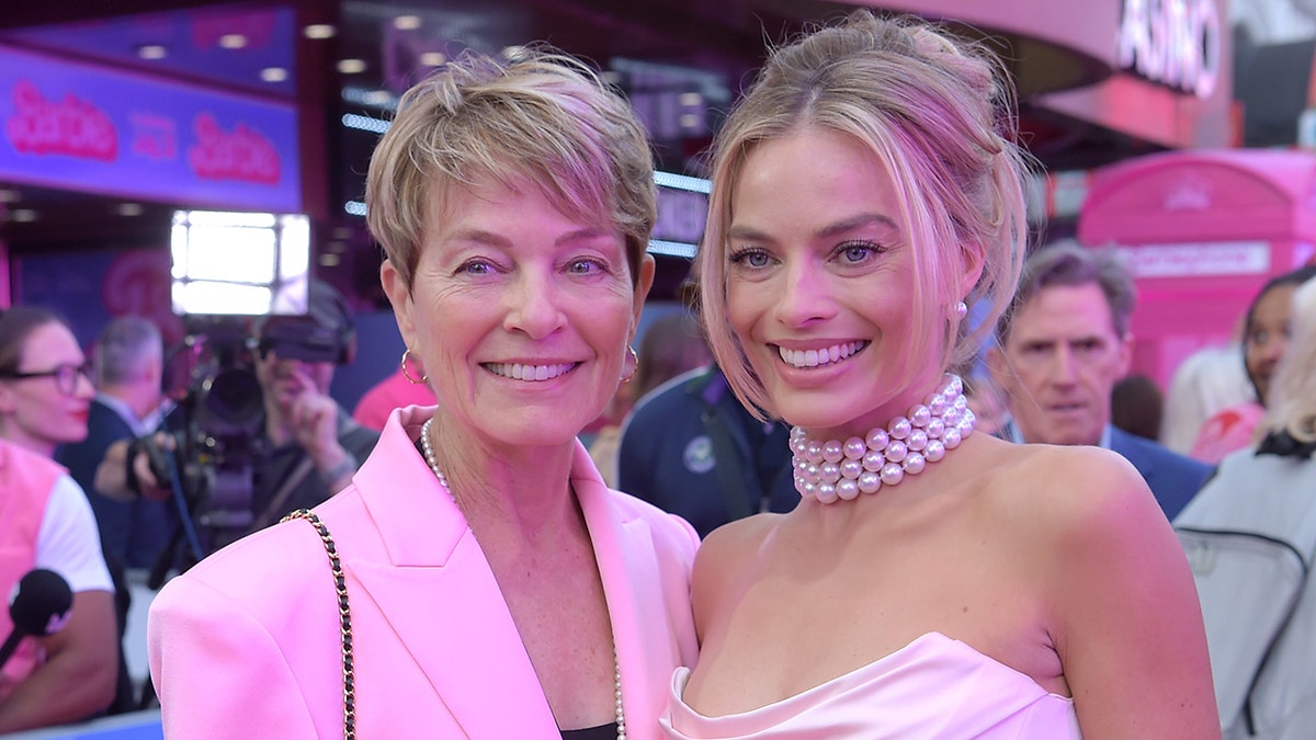 Sarie Kessler and Margot Robbie