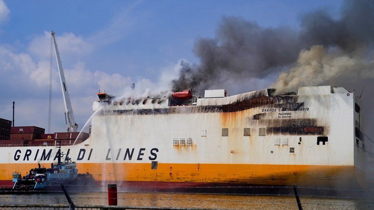 New Jersey cargo ship fire