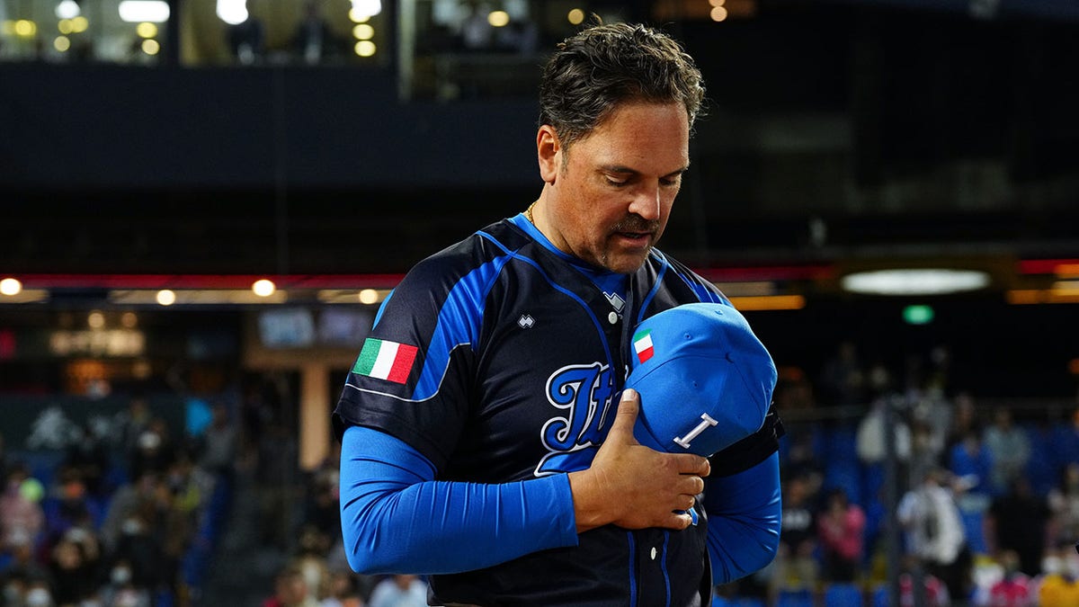 Mike Piazza before italy WBC game