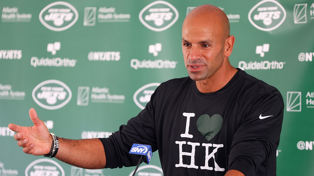 Robert Saleh at press conference