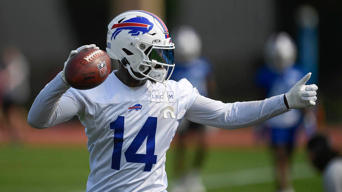 Bills' Josh Allen blames media for overblowing Stefon Diggs