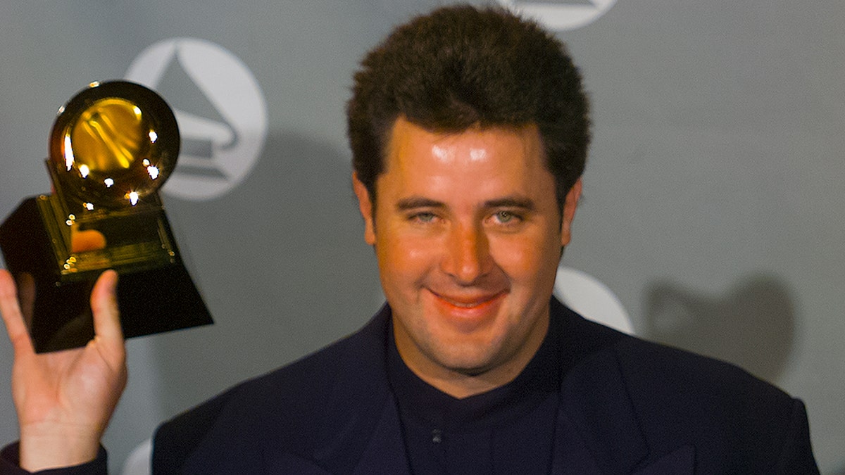 Vince Gill at the Grammy Awards in 1996