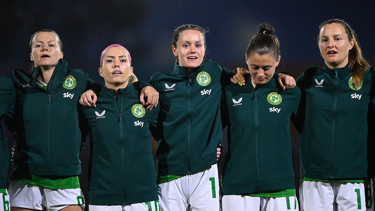 Republic of Ireland players during a WWC friendly