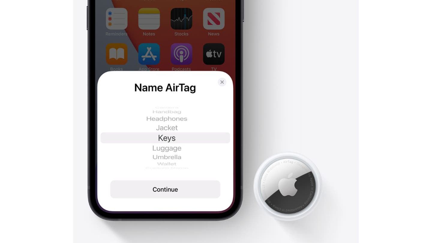 1 AIRTAG WITH PHONE