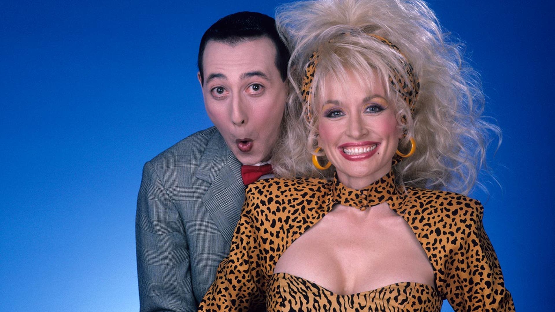Paul Reubens and Dolly Parton in a promotional picture for the ABC show "Dolly."