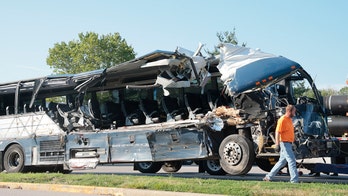 Illinois crash involving Greyhound bus, multiple tractor-trailers kills 3, injures 14 others