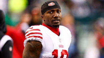 49ers' Deebo Samuel to miss time with fracture in shoulder, team says