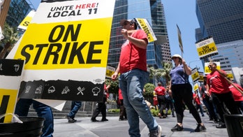 'Hotel Hell': Hospitality union under fire for push to house homeless in empty rooms