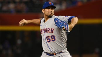 Mets starter out for rest of season after freak accident leads to broken finger