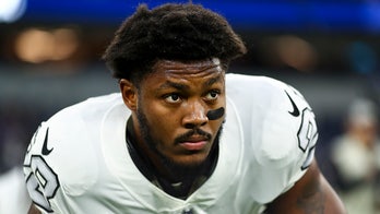 Raiders' Josh Jacobs appears frustrated after team reportedly trades star  tight end: 'S--ts sad'