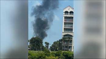 South Carolina plane crash near golf course leaves 4 dead, 1 injured, FAA says