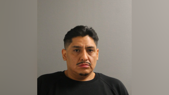 Chicago high school security guard accused of sexually assaulting student, 15, giving her alcohol