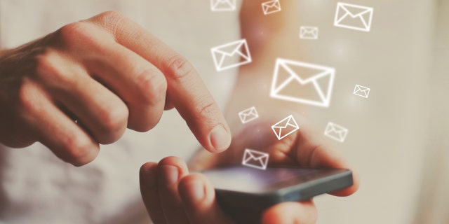 ¿Te sientes ralentizado? 6 consejos para acelerar el correo electrónico y las descargas 4 Correo electrónico en el móvil