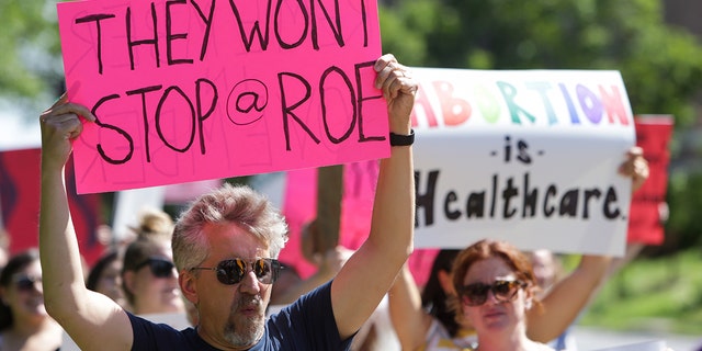 Abortion protestors in Iowa