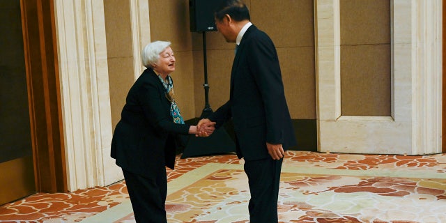 Yellen bows to Chinese vice premier in Beijing