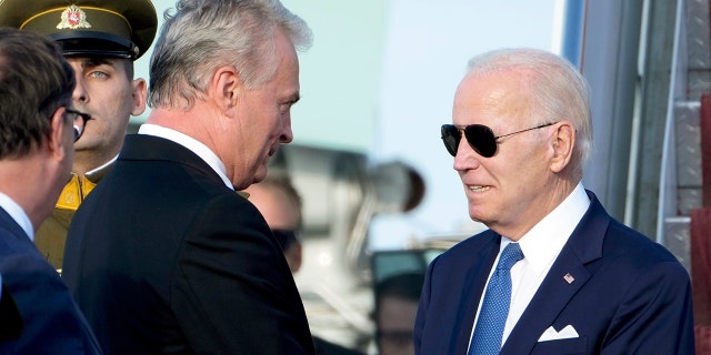 Biden hace un comentario tímido acerca de que Turquía permite la oferta de Suecia a la OTAN mientras el país exige aviones de combate F-16 de EE. UU. 4 Saludos Joe Biden
