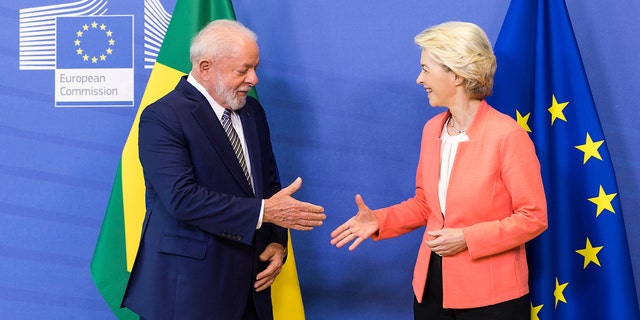 La presidenta de la Comisión Europea, Ursula von der Leyen, y el presidente de Brasil