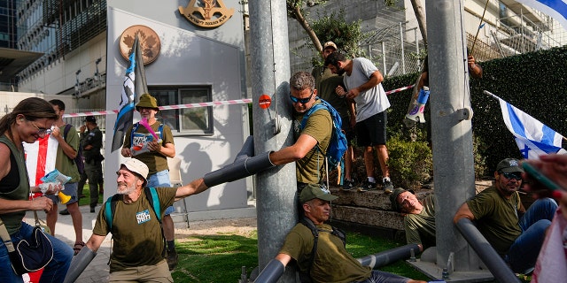 People forming a chain