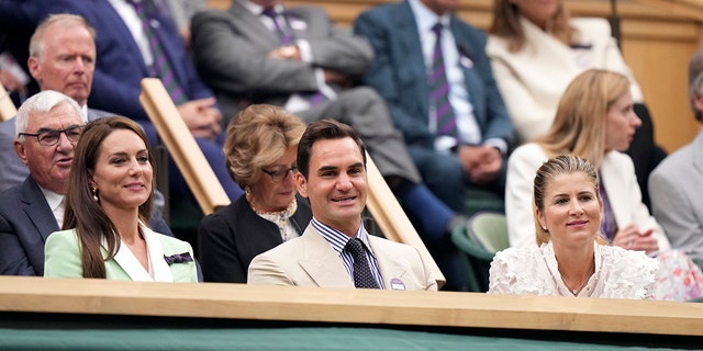 Roger Federer sits next to Princess Kate