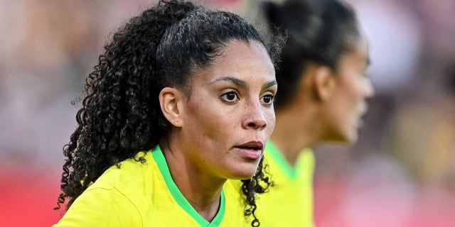 Yasmim guarda in campo