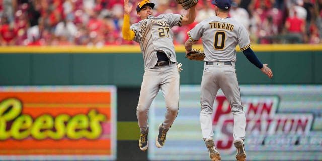 Brewers players celebrate