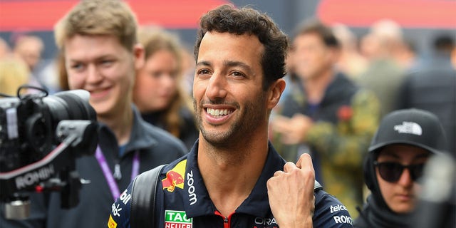 Daniel Ricciardo replaces Nyck de Vries on Red Bull's junior team ...