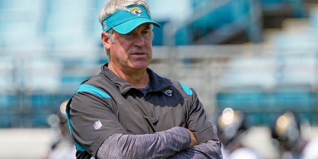 Doug Pederson stands
