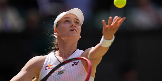 Elena Rybakina serves