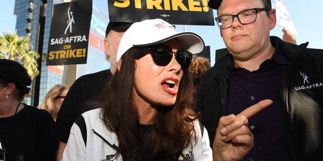 Fran Drescher speaks at the picket line