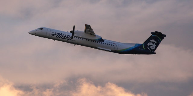 An Alaska Airlines Bombardier Dash 8 Q400