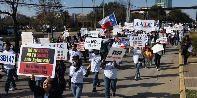 Chinesische Landbesitz-Demonstranten in Texas