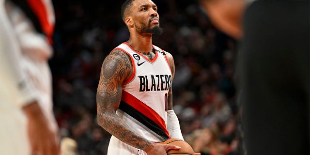 Damian Lillard lines up a free throw