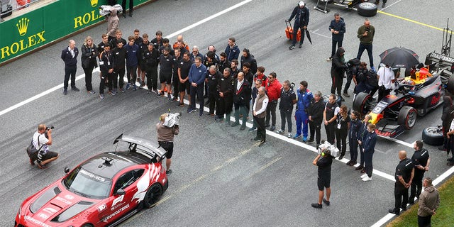 F2 community holds a moment of silence for Dilano van't Hoff