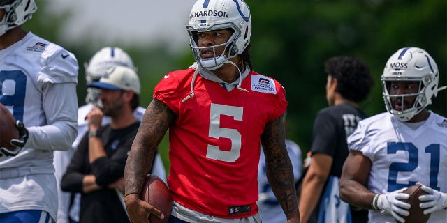 Владелец Colts Джим Ирсей призывает Энтони Ричардсона играть раньше: «Это будет тяжело» 2 Энтони Ричардсон в Colts OTA