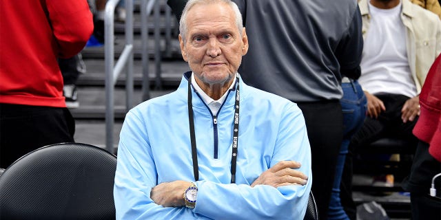 Jerry West attends a Clippers game