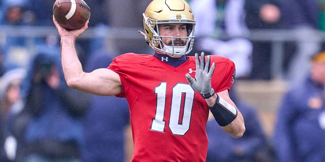 Sam Hartman throws during Notre Dame's Spring Game