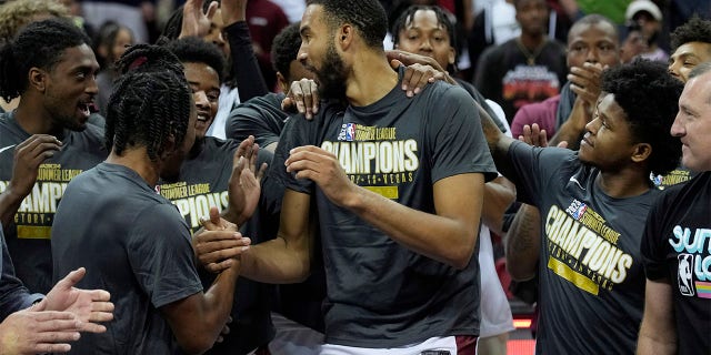 Isaiah Mobley celebrates