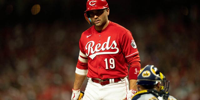 Joey Votto steps up