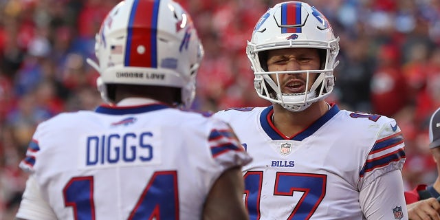 Josh Allen y Stefon Diggs contra los Chiefs