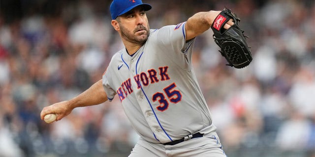 Justin Verlander throws pitch