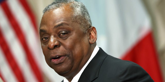 Sekreter Lloyd Austin